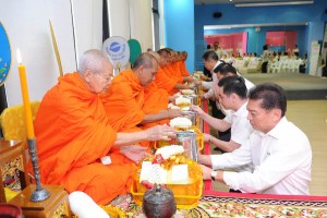 AIS ทำบุญบริษัทฯ ก้าวสู่ปีที่ 27 อย่างแข็งแกร่ง