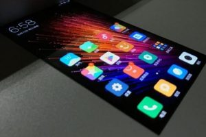 Xiaomi เผยภาพเรนเดอร์หน้าจอโฉมใหม่ ที่มีความยืดหยุ่นบิดงอได้