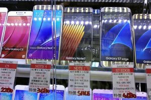 ไม่หวั่น! ร้านค้าในฮ่องกงยังคงวางขาย Galaxy Note7 แบบไม่กลัวบึ้ม