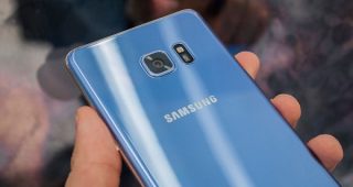 Samsung Galaxy S7 edge เฉดสีใหม่ Blue Coral เตรียมวางขาย 5 พฤศจิกายนนี้!