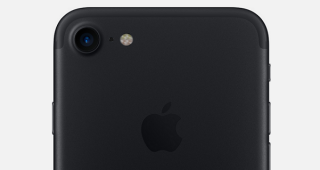 น้ำตาไหล! iPhone 7 สีดำด้าน ใช้งานได้ไม่ถึงเดือนสีลอกซะเเล้ว