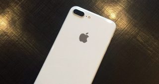 ชมกันชัดๆ!! เครื่องม๊อคอัพ iPhone 7 และ 7 Plus สีขาวเงา