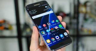 จริงหรือไม่! Samsung จงใจปล่อยเฟิร์มแวร์ออกมาฆ่ามือถือรุ่นเก่าๆ เพื่อที่จะขายรุ่นใหม่แทน