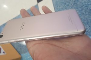 ผู้ใช้งานปรี้ดแตก!! vivo หงายการ์ดเครื่องเกิดความชื้น ไม่จ่ายเงินก็ไม่ซ่อมให้