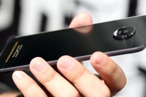 Moto Z (2017) ว่าที่เรือธงสเปคแน่น! อาจมาพร้อมเทคโนโลยีสแกนม่านตา