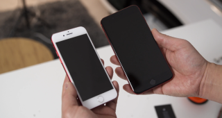 สวยดุ! แชร์ภาพ iPhone 7 เฉดสีแดง (Product)RED ที่ด้านหน้าเป็นสีดำสุดหรู