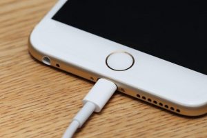 สื่อนอกเผย! Apple ซุ่มพัฒนาชิปจัดการพลังงานใหม่ แก้ปัญหาแบตเตอรี่หมดเร็ว