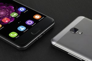 Oukitel K6000 Plus แบตเตอรี่พันธุ์อึด 6080mAh รันบน Android 7.0 เคาะราคาไม่ถึงหมื่น!