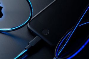 Apple จดสิทธิบัตรสายชาร์จแบบใหม่ เรืองแสงได้พร้อมบอกสถานะ