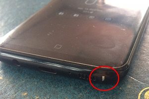 ทำใจไม่ได้! Samsung Galaxy S8 ใช้งานได้ 2 สัปดาห์ ตัวเครื่องลอกเป็นแผ่น