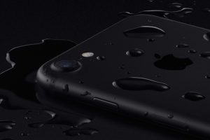 ซัพพลายเออร์ยืนยัน! iPhone รุ่นใหม่จะรองรับระบบชาร์จไร้สาย และสามารถกันน้ำได้