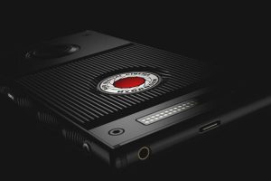 เจ๋งที่สุด! RED Hydrogen One สมาร์ทโฟนระดับพรีเมียม มาพร้อมจอภาพ Holographic
