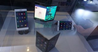 ฮือฮา! Lenovo โชว์แท็บเล็ตแบบพับได้ ที่งาน Lenovo Tech World 2017