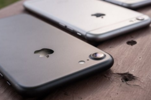 สื่อคาด! iPhone 7s และ iPhone 7s Plus อาจมาพร้อมตัวเครื่องที่หนากว่าเดิม เพื่อรองรับชาร์จไร้สาย