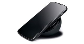 หลุดอีกแล้ว! สื่อนอกเผยภาพแผงวงจรแท่นชาร์จไร้สาย iPhone 8
