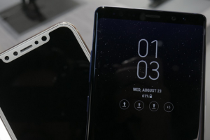 เปรียบเทียบเครื่องดัมมี่ Samsung Galaxy Note8 และ iPhone 8 แตกต่างแค่ไหน ไปดูกันเลย!