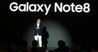 ผู้บริหารยืนยัน! Samsung จะเปิดตัวสมาร์ทโฟนหน้าจอทัชสกรีนที่พับงอได้ในปี 2018