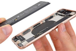 iFixit ชำแหละ iPhone 8 เผยข้อมูลชิ้นส่วนด้านใน RAM 2GB แบตเตอรี่ลดลงจริง!