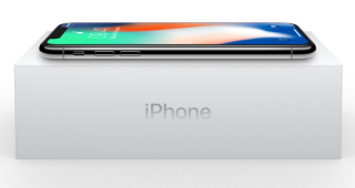 iPhone 8, iPhone 8 Plus และ iPhone X รองรับชาร์จเร็วก็จริง! แต่ต้องซื้ออแดปเตอร์ และสาย USB-C แยกเองนะ