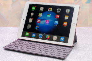 นักวิเคราะห์เผย! Apple เตรียมนำเทคโนโลยี Face ID ไปใช้กับ iPad Pro ที่มีคิวเปิดตัวในปี 2018