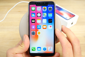 แกะกล่อง iPhone X เครื่องโคลนจากจีน! รองรับ Face ID และ Wireless Charging ในราคาถูกสุดขั้ว!