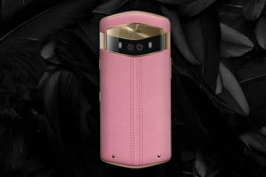 เปิดตัว Meitu V6 มาพร้อมกล้อง 4 ตัว ดีไซน์หรูขอบทองคำ 18K บอดี้หนังแท้!