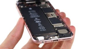 เผยผลทดสอบ! เปลี่ยนแบตเตอรี่ใหม่ ช่วยให้ iPhone ทำงานเร็วขึ้น
