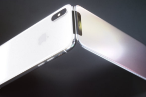 เผยคอนเซ็ปต์ iPhone X Flip ดีไซน์ฝาพับล้ำสมัย! โชว์หน้าจอ OLED กล้องคู่แนวตั้ง พร้อมฟีเจอร์ Face ID