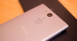 หลุดเครื่องต้นแบบ Sony Xperia XZ2 Compact ดีไซน์โฉมใหม่ ไร้ช่องเสียบหูฟัง 3.5 มม.
