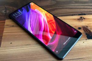หลุดโฉม Xiaomi Mi Mix 2S จอไร้ขอบเกือบ 100% ขุมพลัง Snapdragon 845 จับคู่แรม 8GB