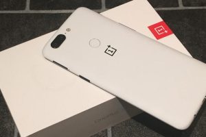 เผยราคา OnePlus 6 สเปคจัดหนัก! จอใหญ่ 6.2 นิ้ว ขุมพลัง Snapdragon 845 แรม 8GB กล้องหลังคู่ 20MP