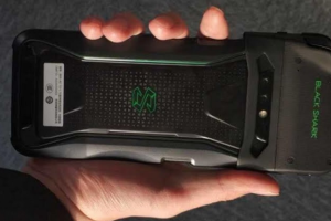 หลุดตัวเครื่อง “Black Shark” สมาร์ทโฟนสำหรับเล่นเกมโดยเฉพาะจาก Xiaomi อัดแน่นขุมพลัง Snapdragon 845 แรม 8GB