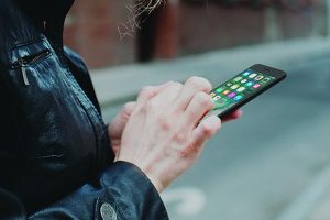 Belkin นำเสนอ “Easy Align Tray” ทางเลือกใหม่ของการติดตั้งกระจกกันรอย สำหรับชาว iPhone