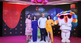 Lazada ฉลองวันเกิดครบรอบ 6 ปี จัดเต็มส่วนลดให้ช้อปเพลินในมหกรรมลดราคาช้อปปิ้งออนไลน์ 3 วันเต็ม พบกับส่วนลดสุดพิเศษสูงสุดถึง 90% ระหว่างวันที่ 25 - 27 เมษายนนี้