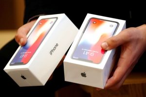 โปรโมชั่น iPhone X คุ้มค่าสุด 4 ต่อ เพียง 25,000 บาท* จากร้าน BaNANA และ Studio 7