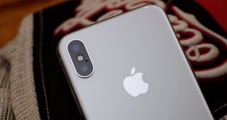 ผู้ใช้ iPhone X หลายราย พบปัญหากระจกเลนส์กล้องหลังเป็นรอยง่ายทั้งที่ไม่ได้ทำตก!