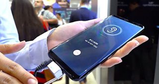 สื่อนอกเผย! Samsung Galaxy S10 อาจมาพร้อมเทคโนโลยีจอ OLED เปล่งเสียงได้ และมีสแกนนิ้วใต้จอ