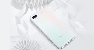 เผยโฉม Honor 10 GT เฉดใหม่สีขาว Lily White มาพร้อม RAM 8GB และเทคโนโลยี GPU Turbo ภาพคมชัดมากยิ่งขึ้น!