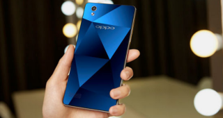 หลุดคามือ!! เครื่องจริง OPPO F9 พร้อมโปสเตอร์โปรโมท ก่อนเปิดตัว 15 สิงหาคมนี้