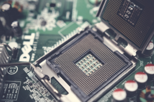 Apple แถลงการณ์! โต้กลับ Bloomberg หลังรายงานข้อมูลว่าพบชิพอันตรายถูกฝังในเซิร์ฟเวอร์ ซึ่งไม่เป็นความจริงเลย