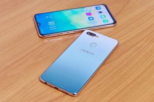 รีวิว OPPO F9 สีใหม่ Jade Green บอดี้ไล่เฉดสีเขียวหยกผสานขาวมุกสุดพรีเมียม! ชูจุดเด่น VOOC Flash Charge ขุมพลัง Helio P60 แรม 6GB กล้องเซลฟี่ 25MP จอรอยบากทรงหยดน้ำ 6.3 นิ้ว ราคาเป็นมิตร