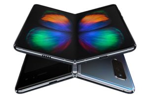 พบปัญหาเกิดรอยพับบนหน้าจอ Samsung Galaxy Fold ก่อนวางจำหน่ายจริง 26 เมษายนนี้