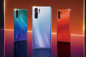 หลุดเรนเดอร์ Huawei P30 กล้องหลัง 3 เลนส์ และ P30 Pro กล้องหลัง 4 เลนส์ ภายใต้ดีไซน์จอติ่งหยดน้ำ