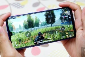 แนะนำสมาร์ทโฟนราคาต่ำหมื่น! realme 3 Pro เล่นเกมไหลลื่นด้วย Snapdragon 710 AIE เร็ว แรง และทรงพลังมากกว่าที่เคย พร้อมแบตจุใจ 4045 mAh รองรับชาร์จเร็ว VOOC 3.0