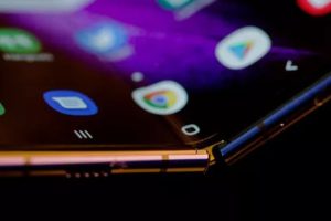 สื่อนอกเผย!! Samsung Galaxy Fold สมาร์ทโฟนหน้าจอพับได้ อาจวางจำหน่ายช่วงเดือนกรกฎาคมนี้