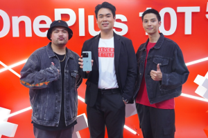 OnePlus ชวน “โอ๊ต” “แบงค์” โชว์ทดสอบสมาร์ตโฟนเรือธง ความเร็ว แรง ในงาน “OnePlus 10T 5G Pop-up Event”